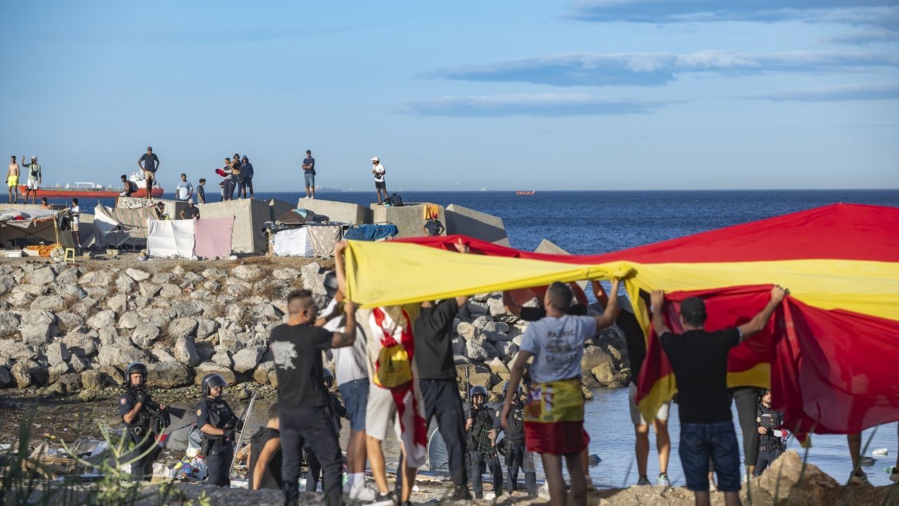 Tensión también entre los vecinos de Ceuta: "Mi madre fue agredida por otros manifestantes"