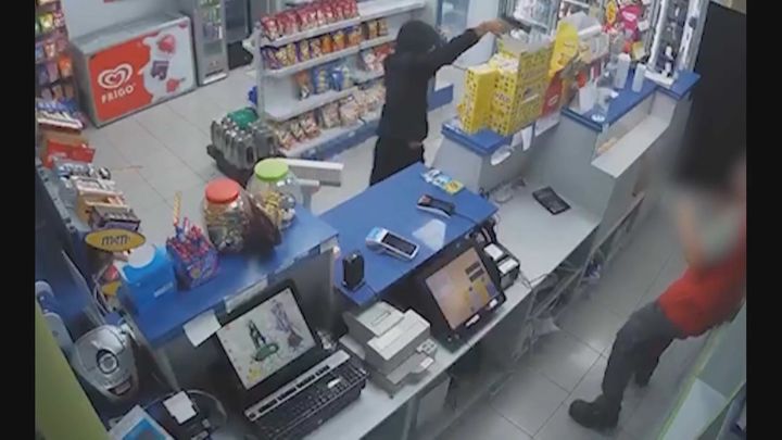 Detenidos tres jóvenes, dos de ellos menores, por atracar tres veces la misma gasolinera en Murcia