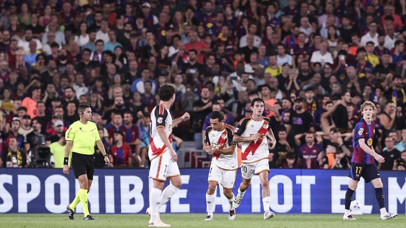 Sergio Camello celebra uno de sus goles