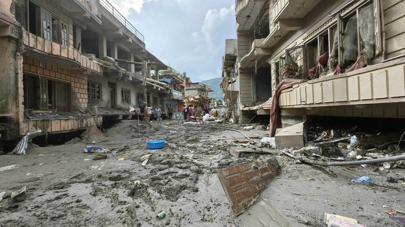 Nepal eleva a 919 los muertos por la riada y busca a casi 4.800 desaparecidos, 590 de ellos extranjeros