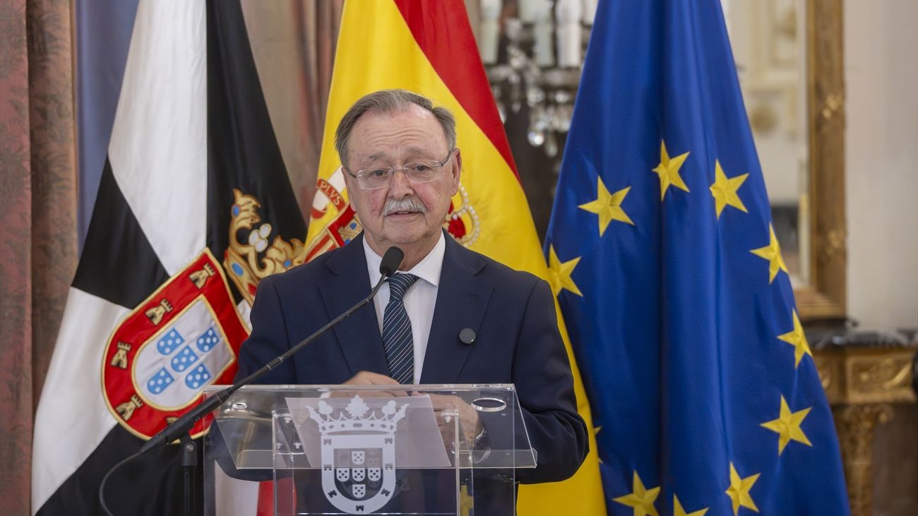 El presidente de Ceuta, Juan Jesús Vivas, durante la visita a Ceuta de José María Aznar