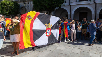 Más de 30 alcaldes del PSOE se manifiestan por Ceuta en contra de las órdenes de Ferraz