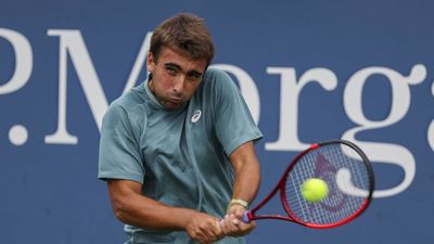 Dani Mérida prolonga su idilio con Nueva York y elimina a Rublev