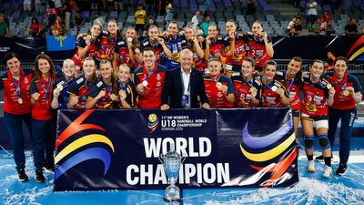 Las madrileñas Cristina Cabeza y Edurne Donderis, campeonas del mundo juvenil de balonmano