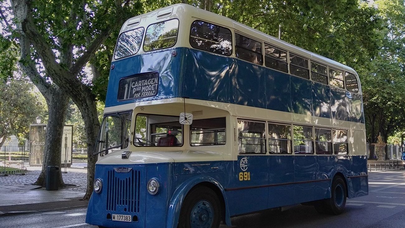 Autobús de colección por Madrid