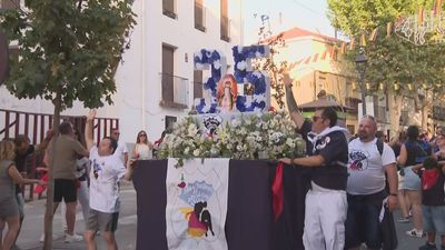 Arganda celebra su tradicional multitudinaria ofrenda floral a la Virgen de la Soledad