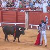 Morante se amotinó a los jóvenes y salió a hombros en Aranjuez