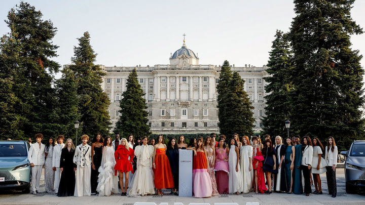 La moda toma Madrid con un desfile en los Jardines de Sabatini