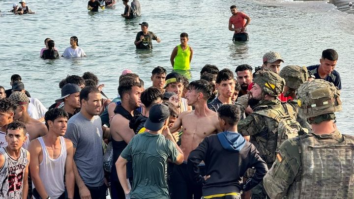 Inmigrantes llegan a las costas de Ceuta