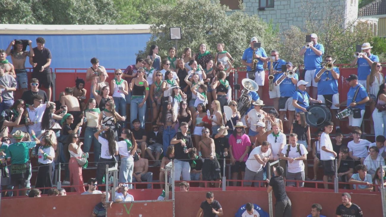 Hoyo de Manzanares  celebra sus fiestas entre encierros, botijos y jamón