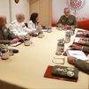 El Rey examina con Margarita Robles y altos mandos militares la defensa en Ceuta