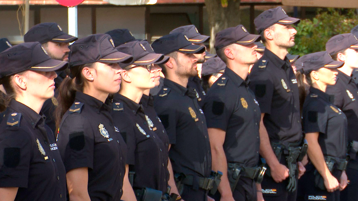 Policías nacionales