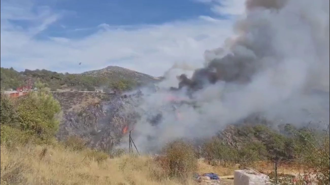 El incendio de Santa María de la Alameda avanza hacia Robledo de Chavela
