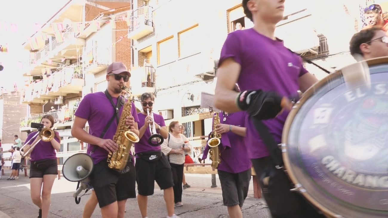 Moraleja de Enmedio despide sus fiestas entre encierros, charanga y caldereta