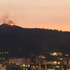 Controlado incendio en el monte de la Tortuga (Ceuta), donde migrantes realizan fogatas