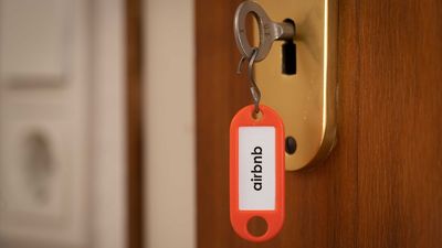 Bruselas fija condiciones para limitar plataformas como Airbnb y segundas viviendas en zonas tensionadas