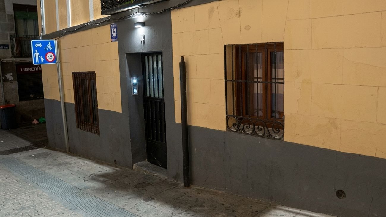 Vecinos de Lavapiés denuncian drogas y prostitución en un bloque de viviendas