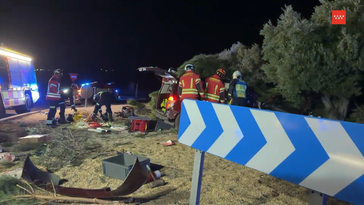 Herido grave un hombre de 45 años tras impactar su coche contra un árbol de una rotonda en Griñón