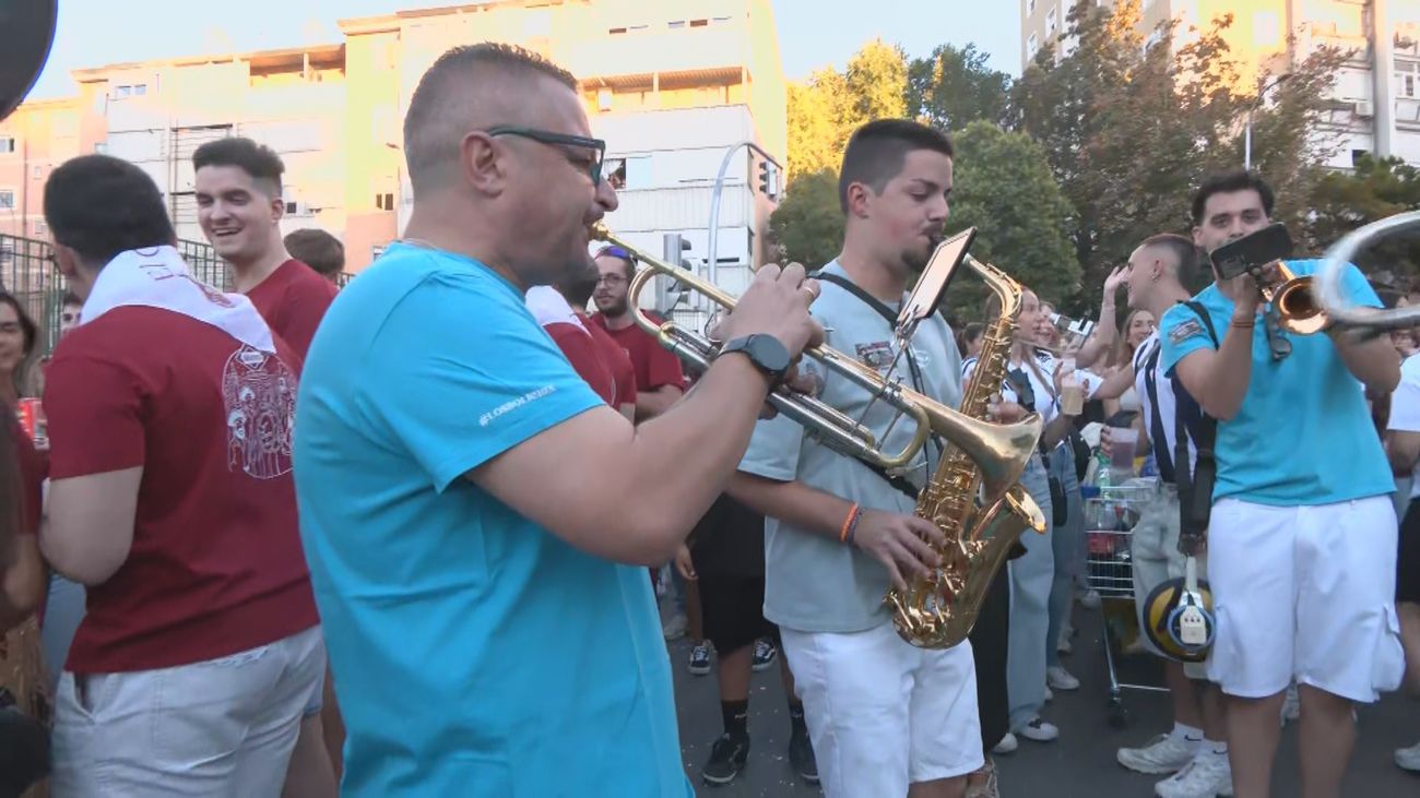 Más de 500 vecinos toman las calles de La Elipa para celebrar sus fiestas