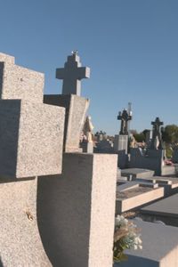 Más de medio centenar de tumbas profanadas en el Cementerio Sur de Carabanchel