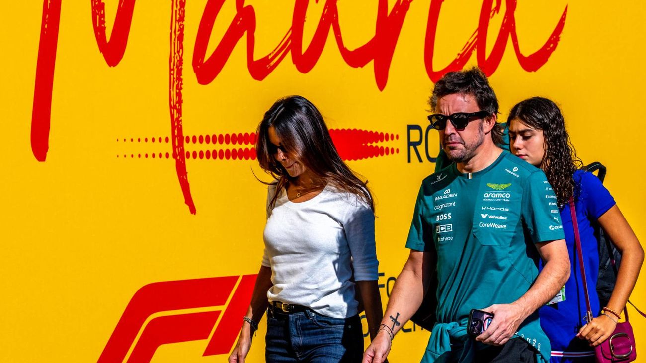 El piloto español Fernando Alonso (Aston Martin), a su llegada al Madring de Madrid