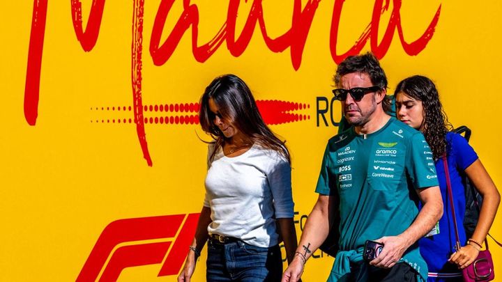 El piloto español Fernando Alonso (Aston Martin), a su llegada al Madring de Madrid