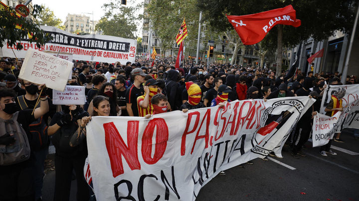 18 detenidos en disturbios entre neonazis y antifascistas en Barcelona
