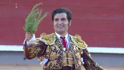Morante firma una gran faena en la Feria de Albacete y corta dos orejas