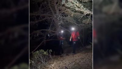 Rescatados cuatro jóvenes de madrugada tras perderse sin equipamiento en el Parque Nacional de Guadarrama