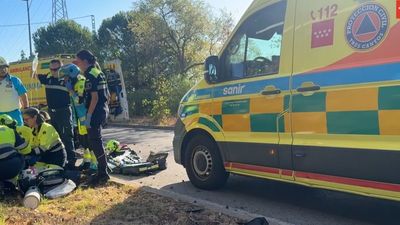 Herido muy grave un motorista de 21 años tras salirse de la M-607 en una curva en Tres Cantos