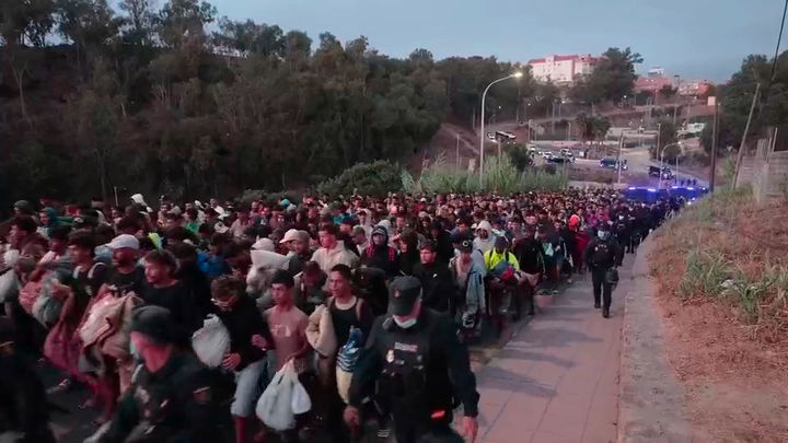 45 días de la invasión a Ceuta: Reyertas, violencia y más asentamientos