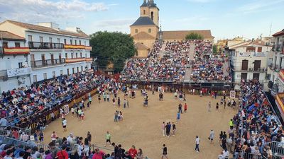 Herido grave por asta de toro un corredor en el primer encierro de Arganda del Rey