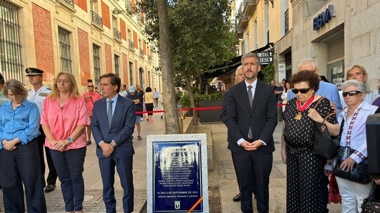 Madrid homenajea a las víctimas del atentado terrorista de ETA en la calle del Correo