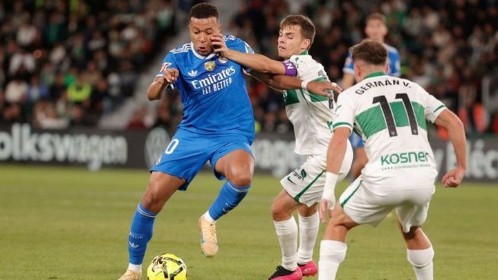 Mbappé ante el el Elche