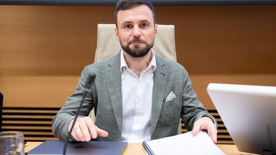 El director de Gabinete de Sánchez se fue a Japón de vacaciones durante la crisis de Ceuta
