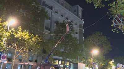 Comienza la instalación de los soportes para la colocación de las luces de navidad