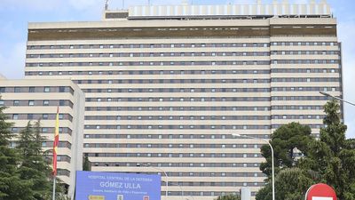Dos militares evacuados de Ceuta al Hospital Gómez Ulla de Madrid tras resultar heridos por agresiones de inmigrantes