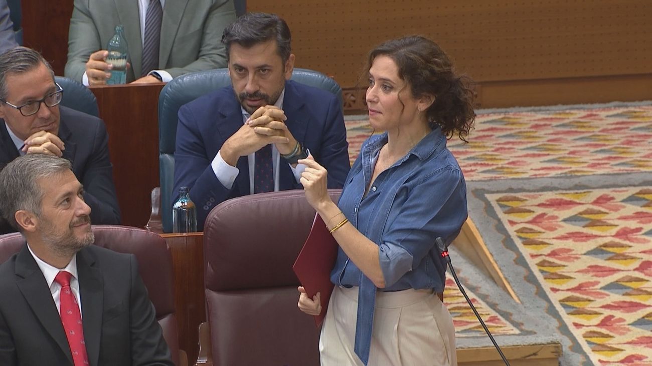 Ayuso: "La imagen del Gobierno de Madrid es la Fórmula 1 y la imagen de la izquierda es la playa del Trampolín"