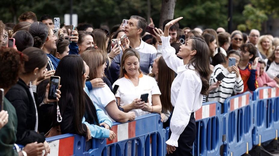 La Reina Letizia vuelve a su colegio de Oviedo para abrir el curso escolar