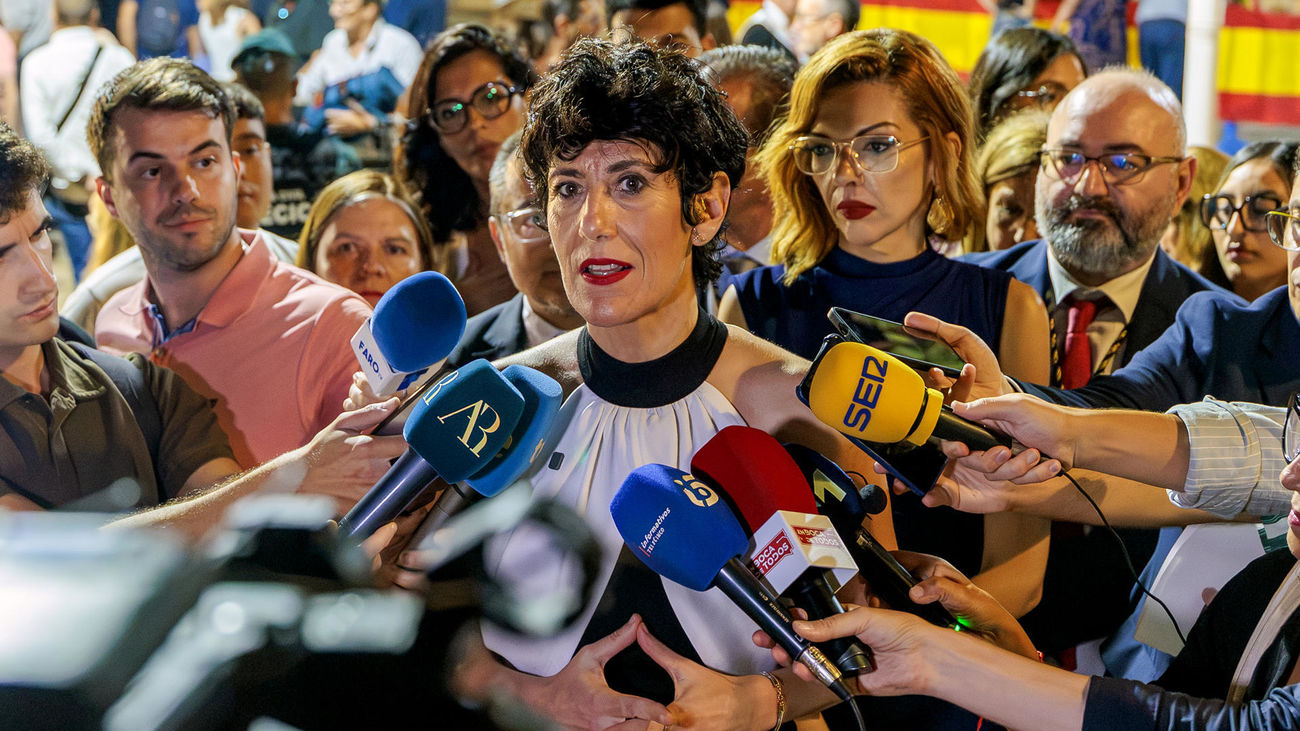 Abucheos a la ministra Elma Sáiz en Melilla