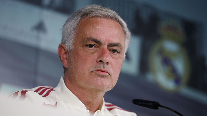 Mourinho: "Es un partido de tres puntos y también tiene que ser visto con este pragmatismo”