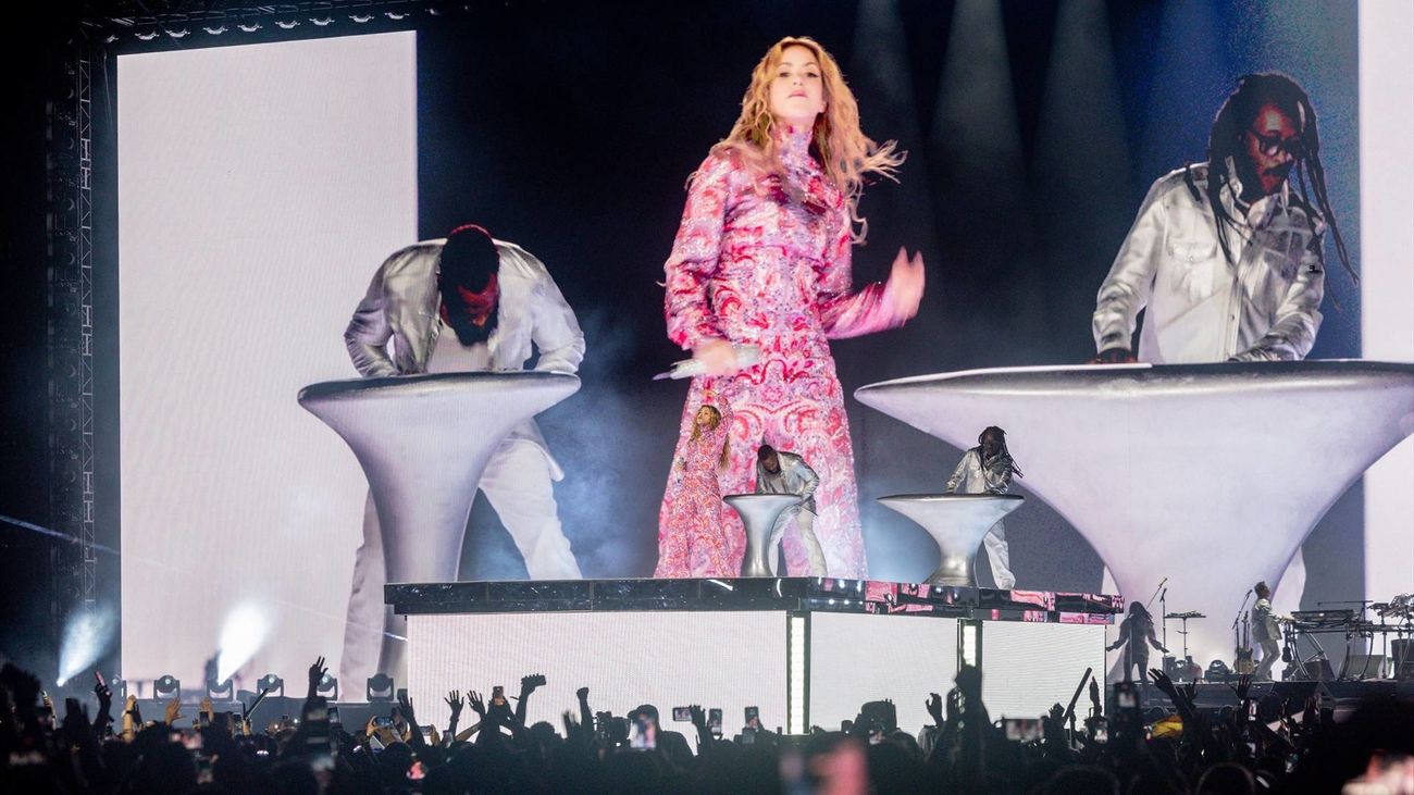 Shakira desata la locura entre sus fans con su primer concierto en Madrid: "¡Facturamos, facturamos, facturamos!"