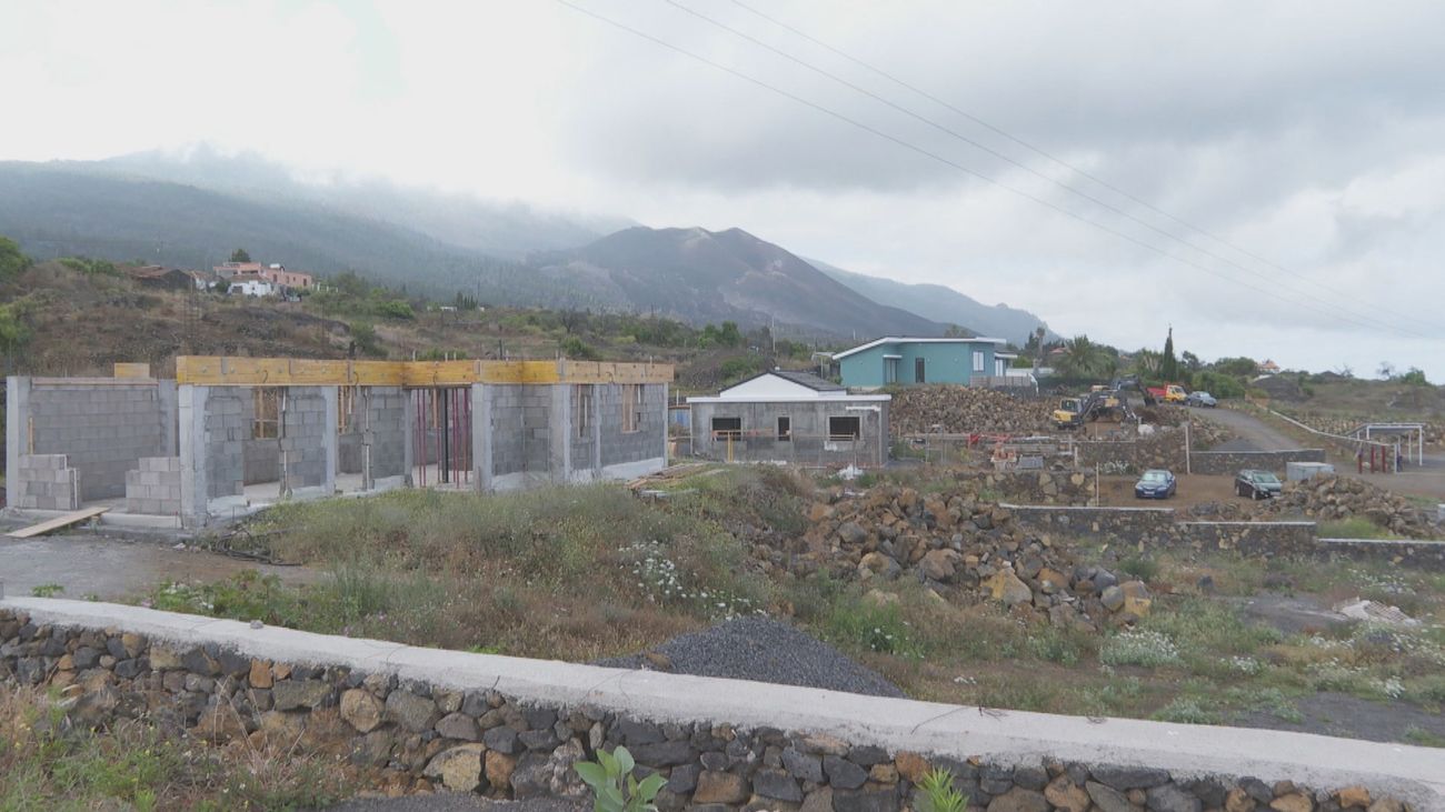Cinco años después del volcán de La Palma, muchas familias siguen viviendo en contenedores