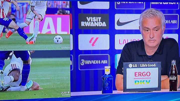 Mourinho: "Son dos rojas claras, mi enhorabuena al Comité Técnico de Árbitros"