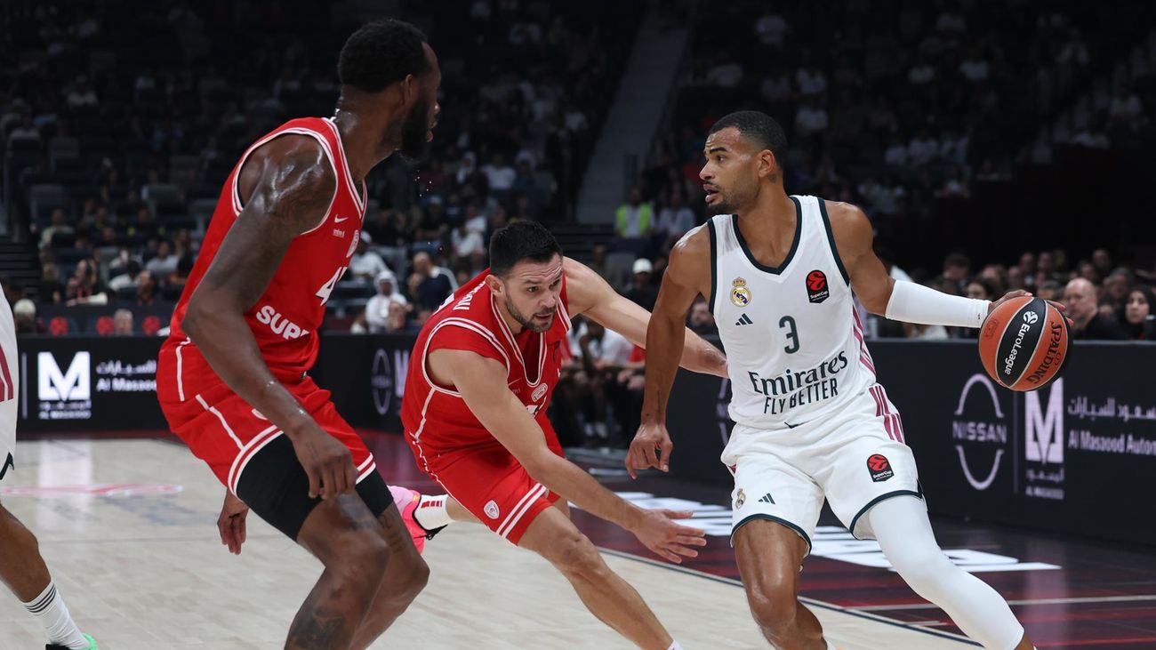 Timothe Luwawu-Cabarrot ante Olympiacos