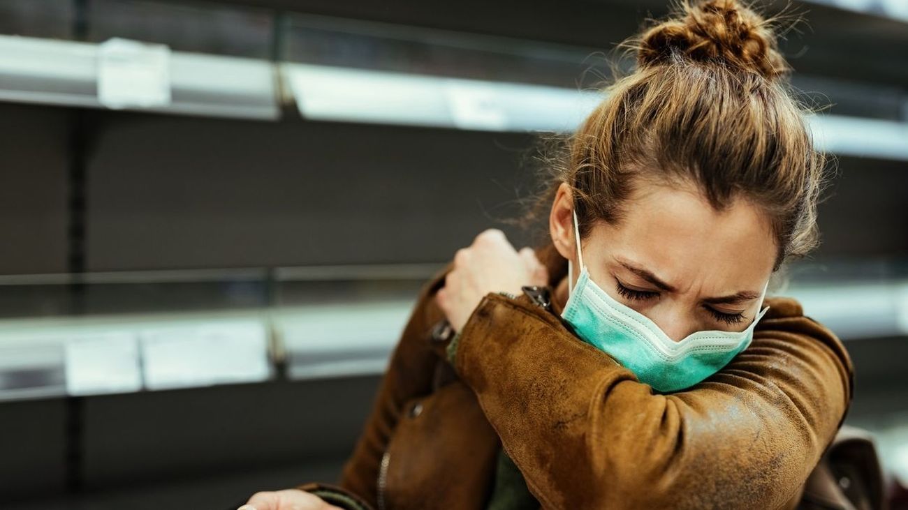 El COVID supera a la gripe en septiembre: un estornudo reparte el virus a 160 km/h
