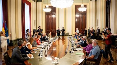 Ganaderos y agricultores reclaman a Planas ayudas ante la subida de los combustibles