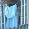 Vecinos de Villaverde alertan de un posible 'piso patera': "Parece el metro"