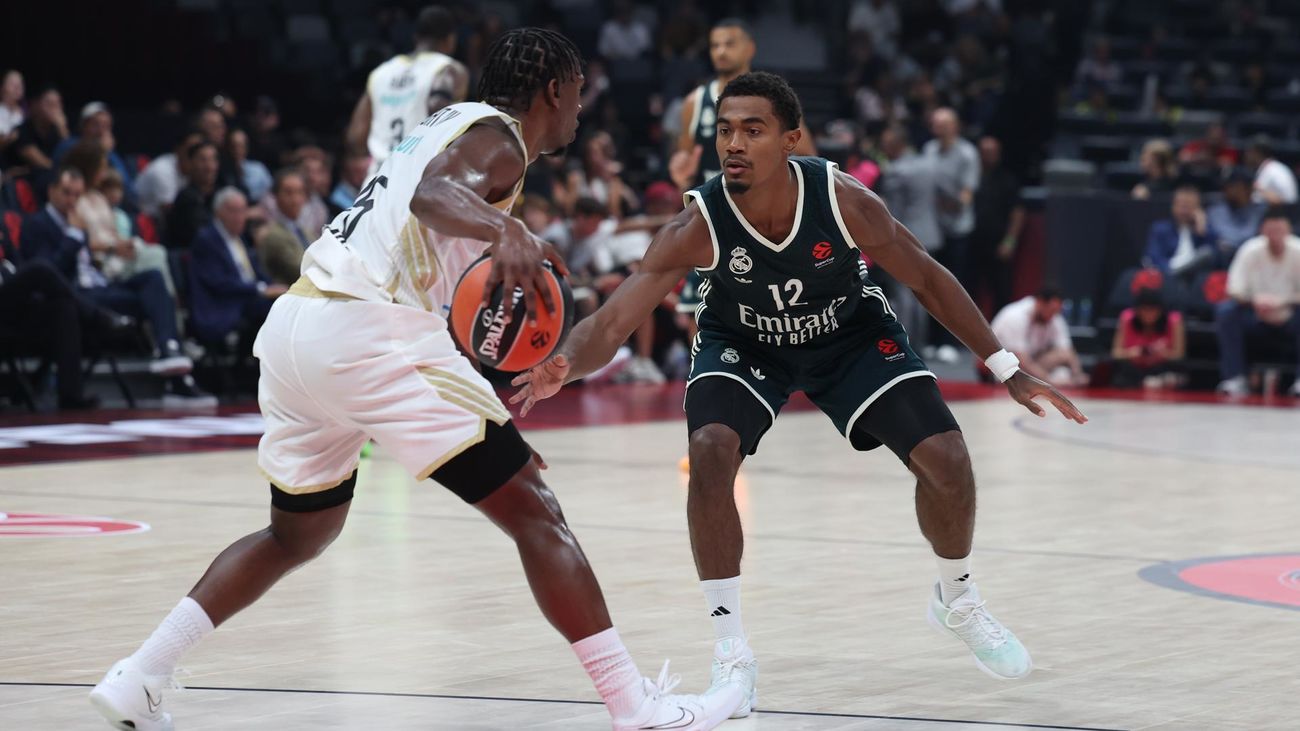 Maledon ante el Dubai Basketball