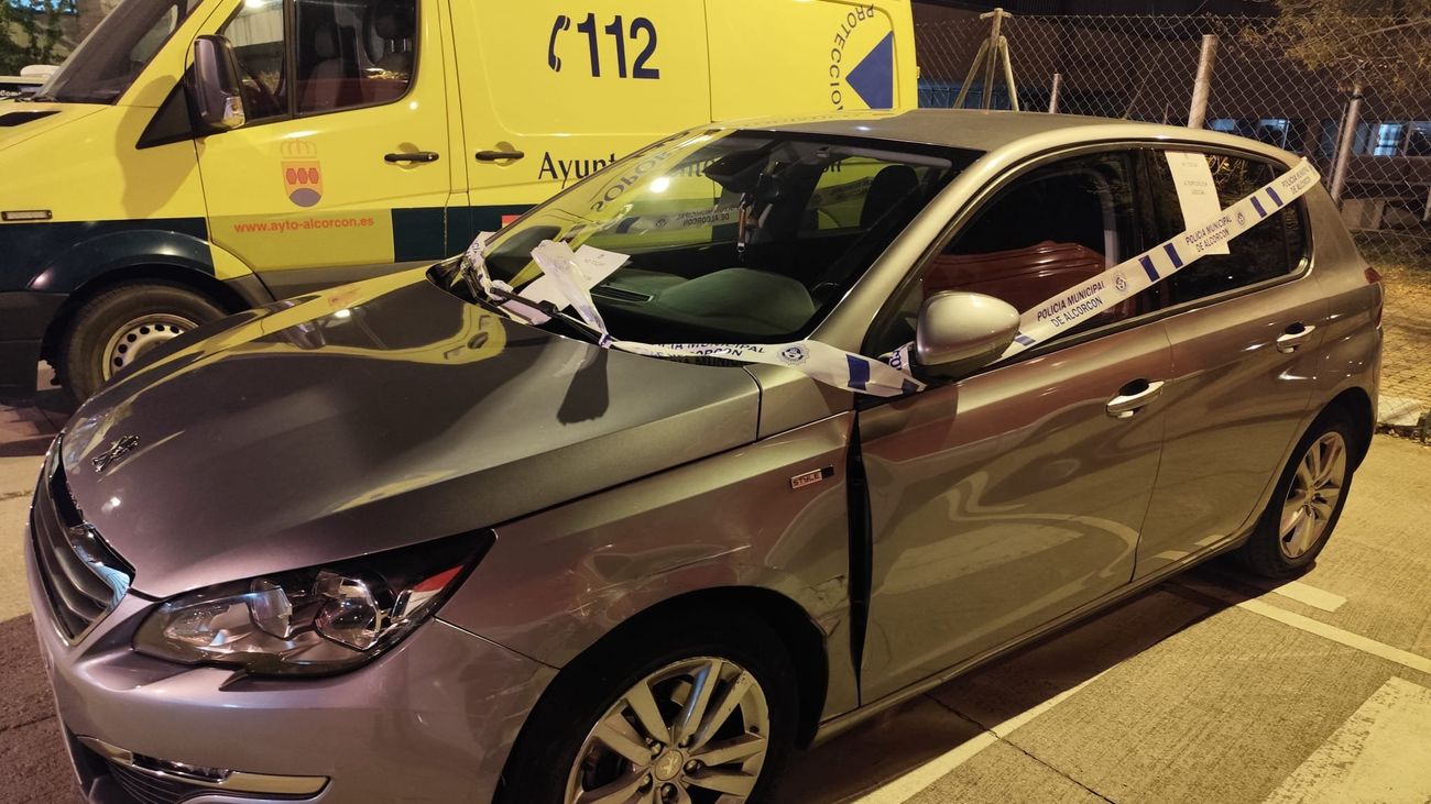 Vehículo siniestrado en la avenida de Portugal de Alcorcón